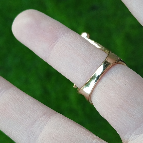 New Celestial Gold Tone Ring. - Picture 8 of 11